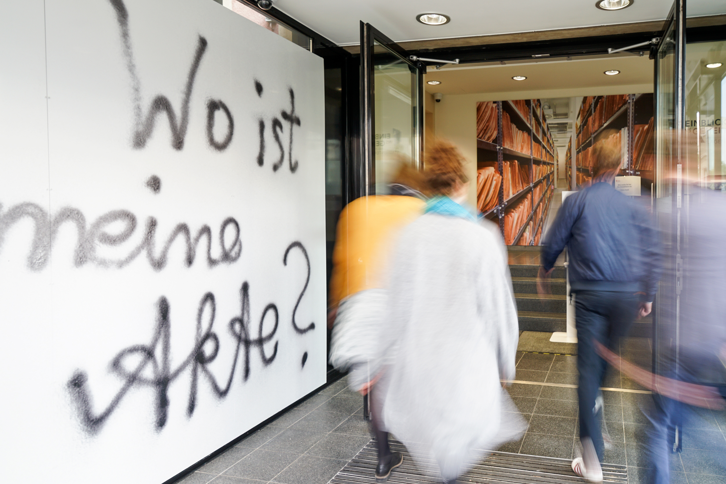 Einblick ins Geheime Eingang Foto Stange klein